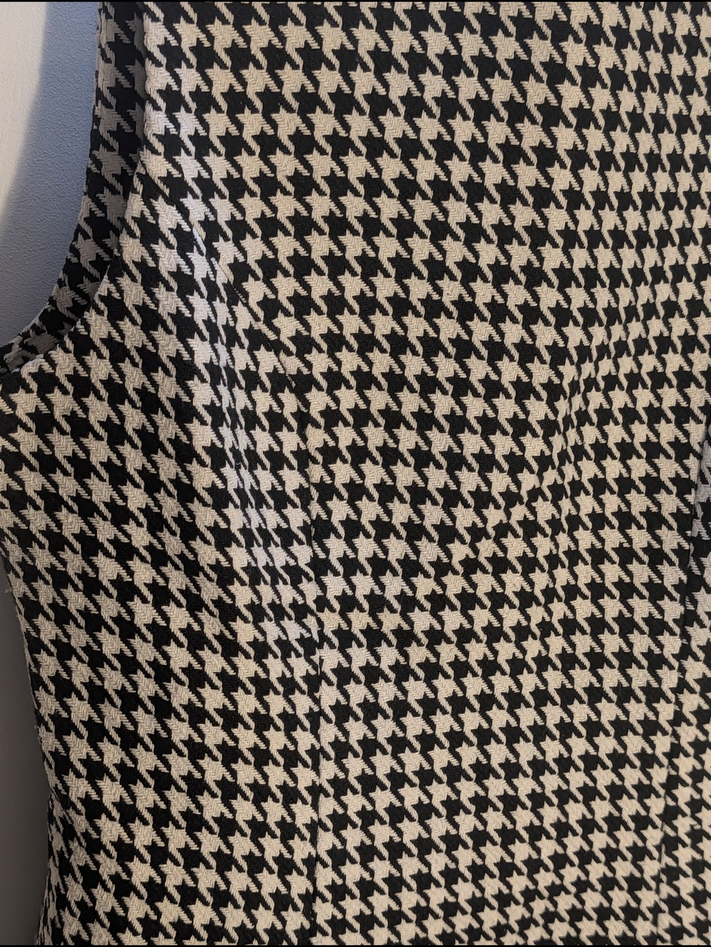 Commense Black & White Houndstooth Sleeveless Mini Dress - Picture 3 of 8